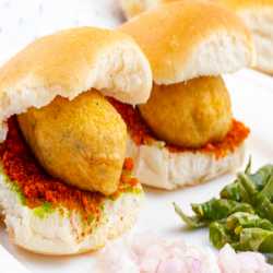 Vada Paav - 2 Pieces