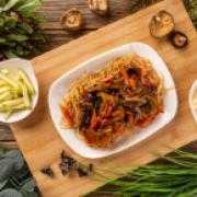 Hariyali Noodles (with Shredded Paneer)